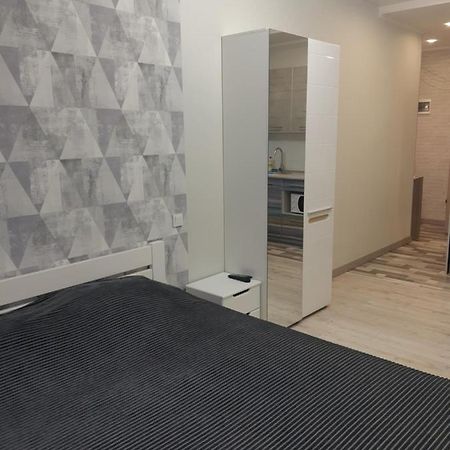 Apartmens On St. Fesenkovskaya 15 Apartment Kharkiv Bagian luar foto