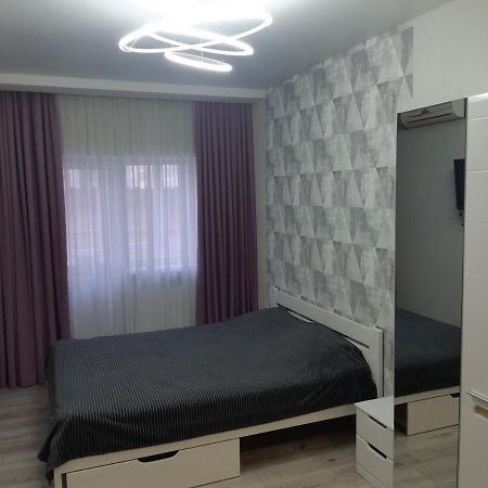 Apartmens On St. Fesenkovskaya 15 Apartment Kharkiv Bagian luar foto